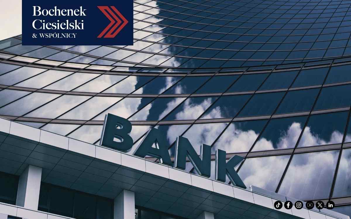 Nowoczesny budynek banku ze szklaną fasadą symbolizujący instytucje finansowe w kontekście sporów z frankowiczami – Bochenek Ciesielski & Wspólnicy.