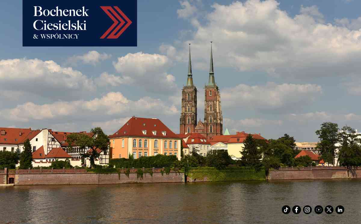 Panorama Ostrowa Tumskiego we Wrocławiu z logo kancelarii Bochenek Ciesielski & Wspólnicy.