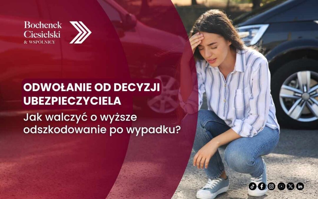 Kobieta po kolizji samochodowej zastanawia się nad odwołaniem od decyzji ubezpieczyciela.